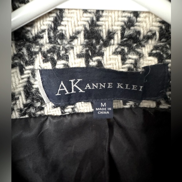 Anne Klein Houndstooth Coat with Belt Size M Good Pre-used Condition - Picture 2 of 4